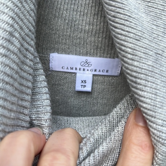 Camber & Grace Asymmetrical Long Length Grey Swearer XS - Picture 7 of 8